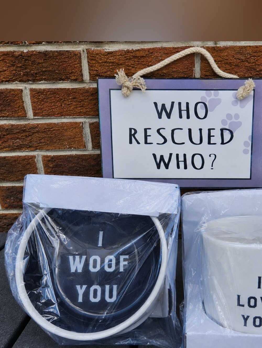 🐾 Dog Lover Gift Set – Matching Mug, Dog Bowl & “Who Rescued Who?” Ceramic Sign